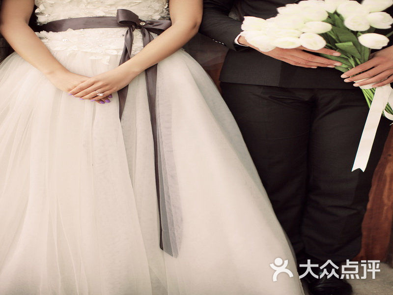 唯美婚纱背PG电子下载景图片