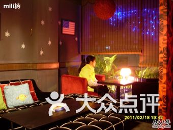 广州酒吧招聘_消遣丨酒廊只是高级BAR 其实这里面颇有讲究(2)