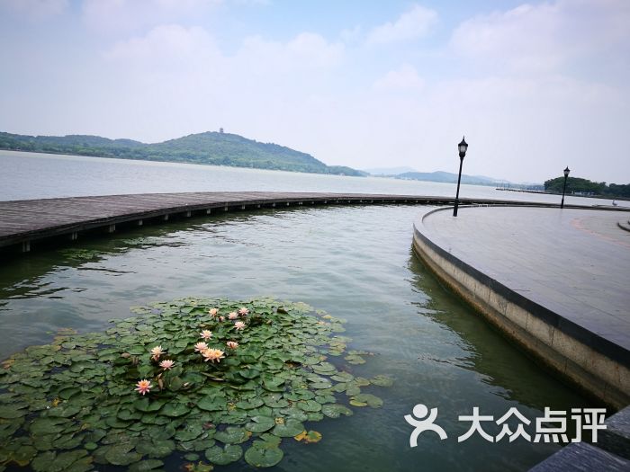 水上明月湖景餐厅图片 - 第1张