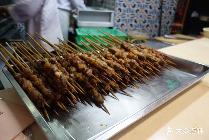 天山明珠·新疆餐饮名店(世贸店)新疆碳烤羊肉串图片