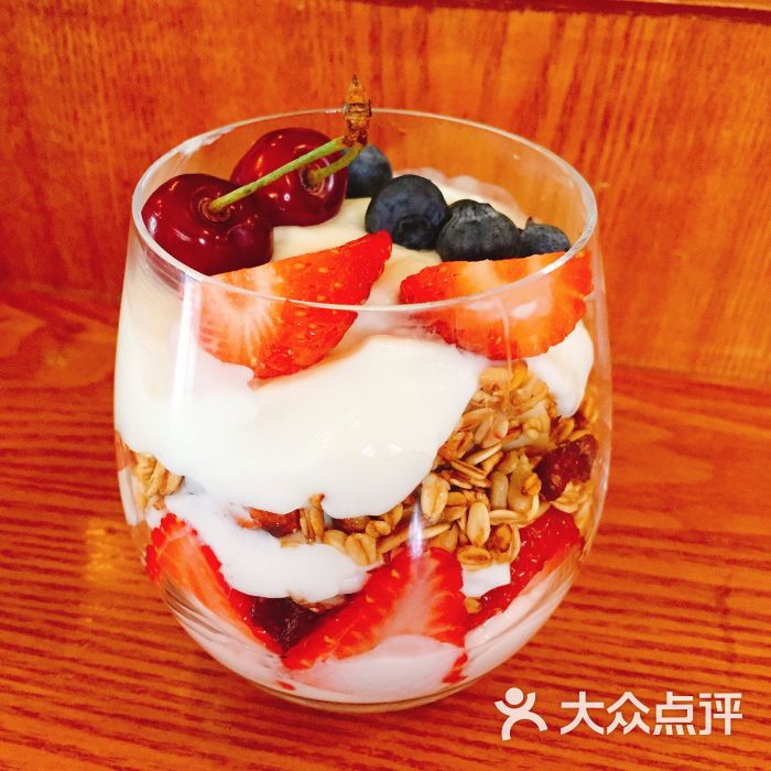 谷物酸奶杯