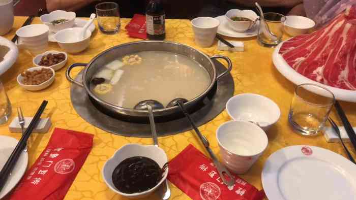 鲤鱼门豆捞(蓝天店)-"鲤鱼门豆捞柯桥店,在柯桥银泰对面,六月的.