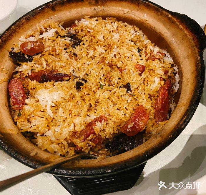 高第街56号港式餐厅(七里堡店)腊味煲仔饭图片