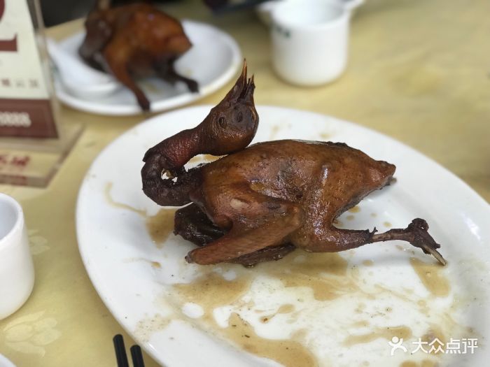 光明招待所红烧乳鸽图片
