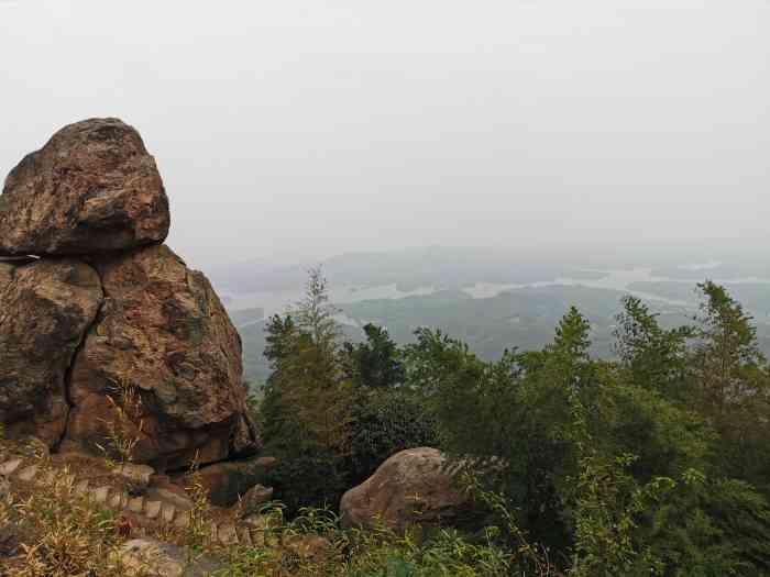 观天下景区(石佛山天子湖景区)