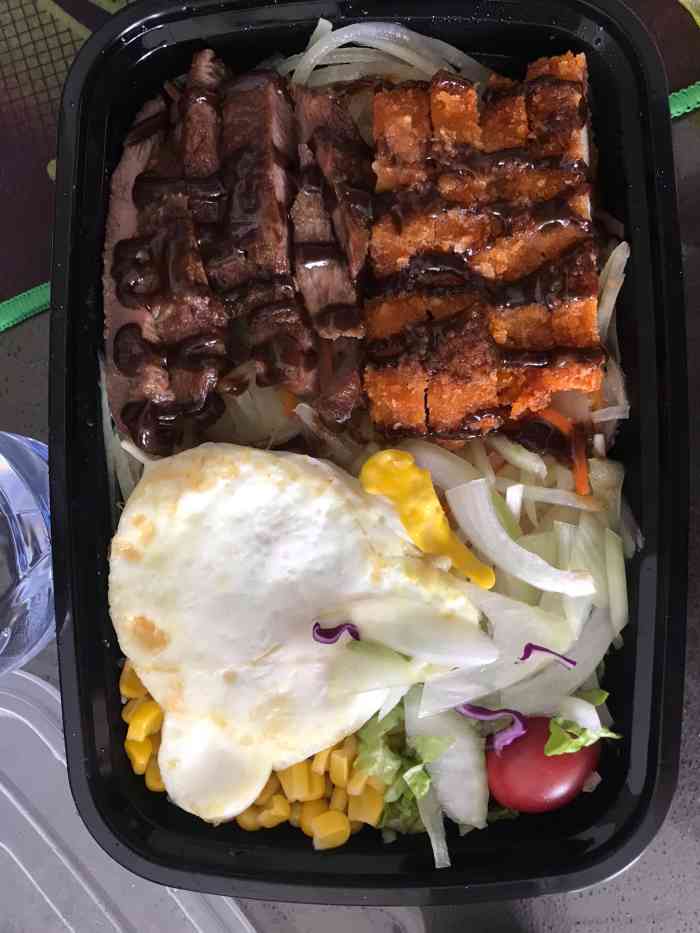 法式牛排饭-"中午点的外卖,天热想吃点凉快的,就点了.