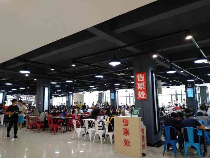 南京信息职业技术学院一食堂-"体育馆本来方便同学的