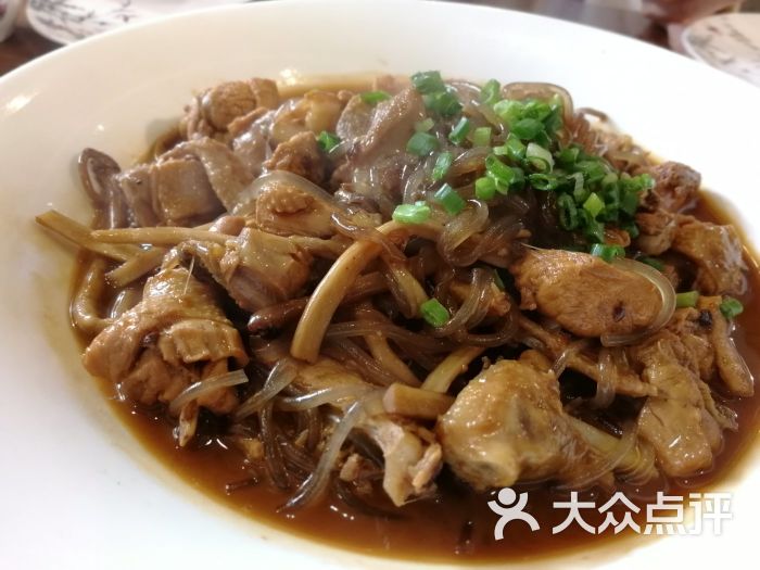 大盘茶树菇粉条鸡