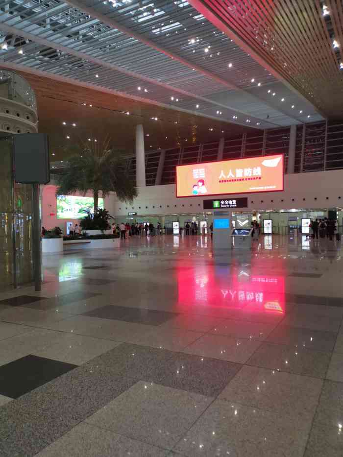 厦门高崎国际机场-t4航站楼-"晚上八点多钟,在厦门t4.