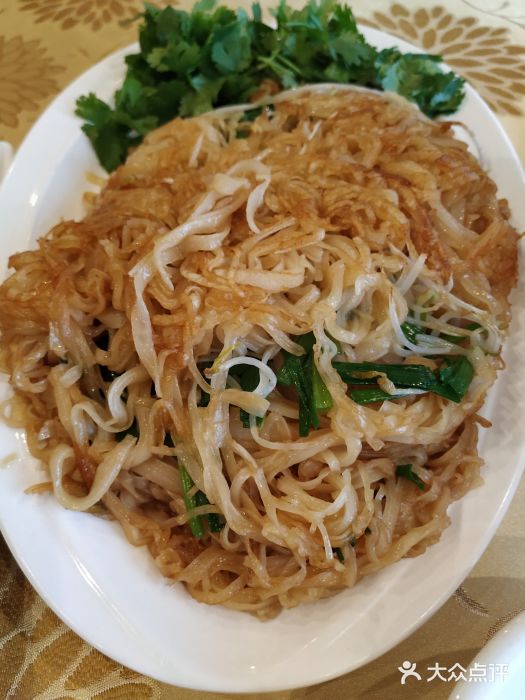 万和假日酒店三楼维雅阁餐厅-烂锅炒粉图片-吴川市美食-大众点评网