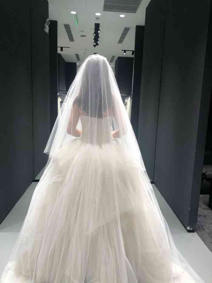 verawang婚纱礼服沈阳旗舰店