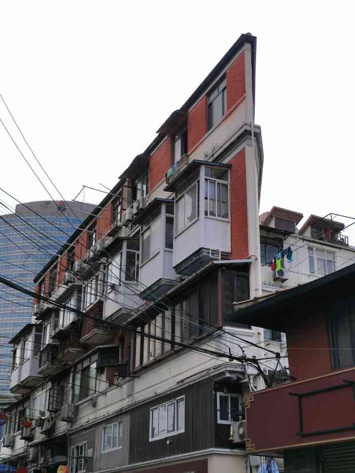 无锡小区-"纸片楼,真的好薄.不知住户这空间怎么利用.