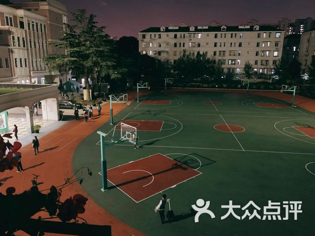 上海市风华初级中学西校