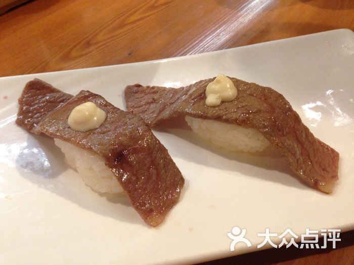 会火炙牛肉寿司