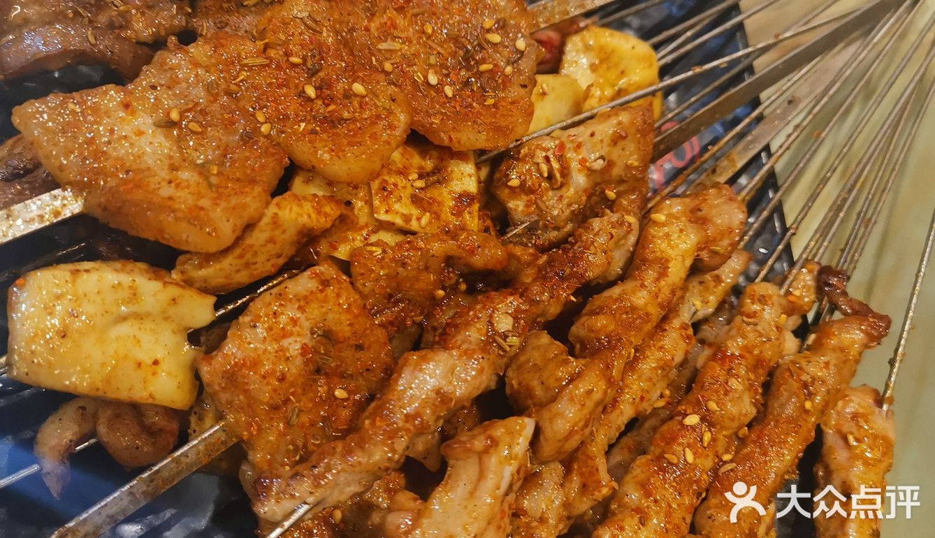 特色烤肉筋,烤五花肉,每次都吃到光盘