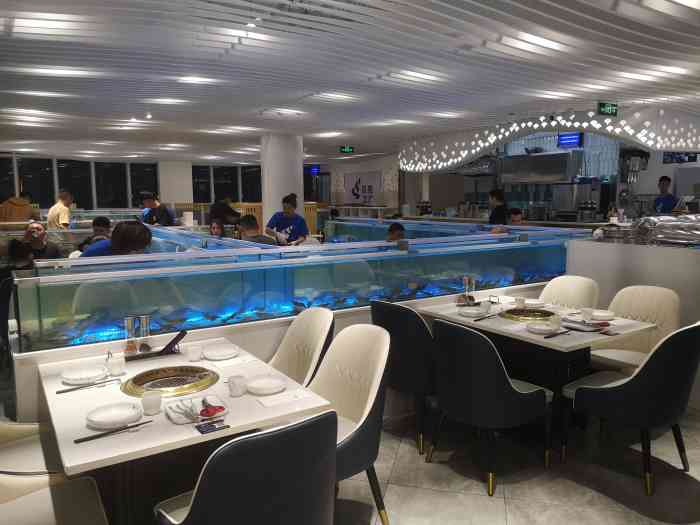 贝壳工厂(流水虾海鲜自助餐厅)-"年前和小姐妹来聚餐,在网上对比了