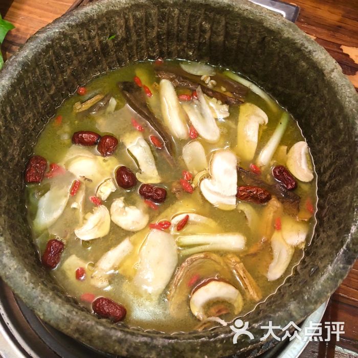 滇藏石锅宴(丽江古城店-墨脱石锅鸡图片-丽江美食-大众点评网