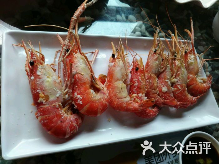 马筱梅汪小菲带娃夜市钓虾小玥儿姐弟的变化家庭地位一览无余