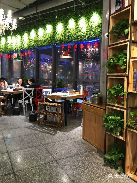 小小河边鱼鱼火锅(宝龙店)图片 - 第134张