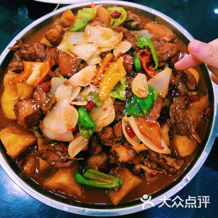 新疆塔城大盘鸡图片 - 第1张