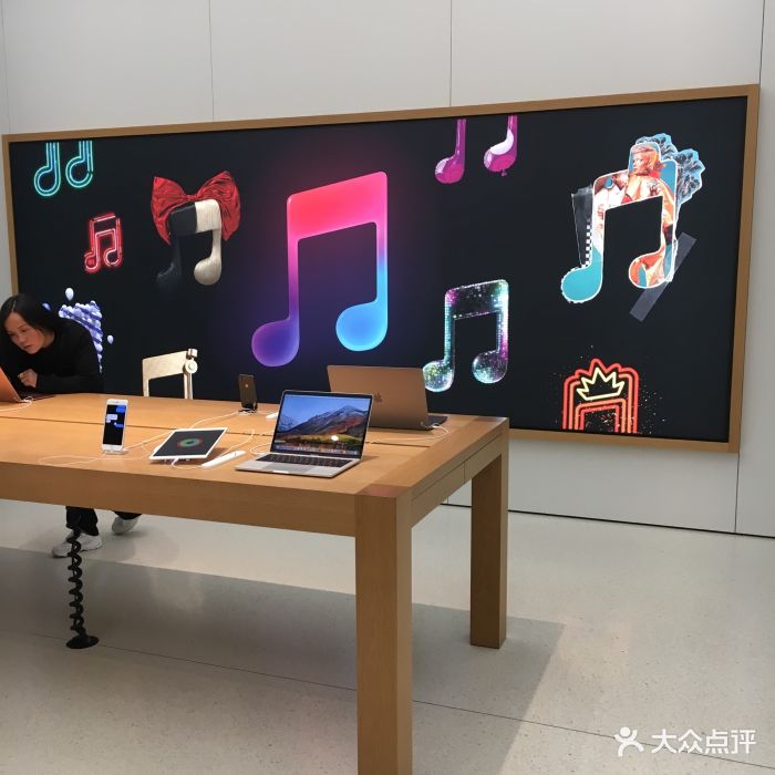 好像每次来沙田都会逛一下苹果专卖店。.-苹果专卖店