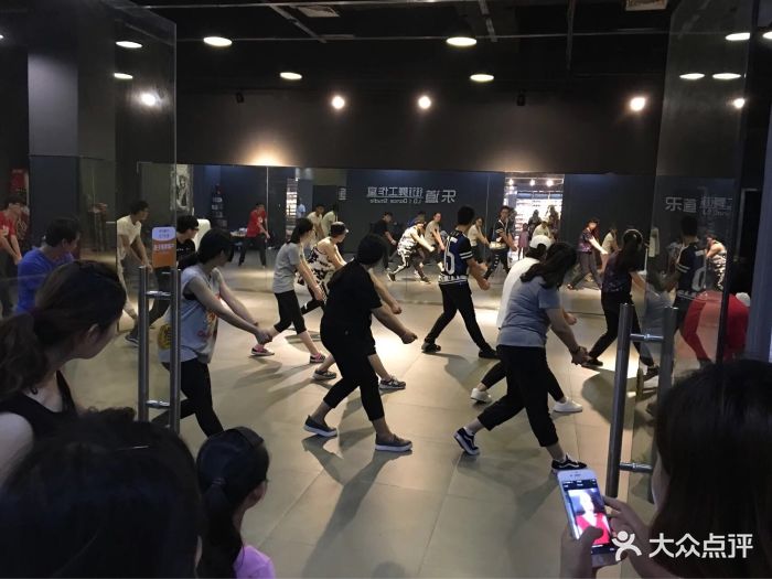 乐道街舞流行舞蹈培训基地(恒达中环店)成人urban dance班图片 第