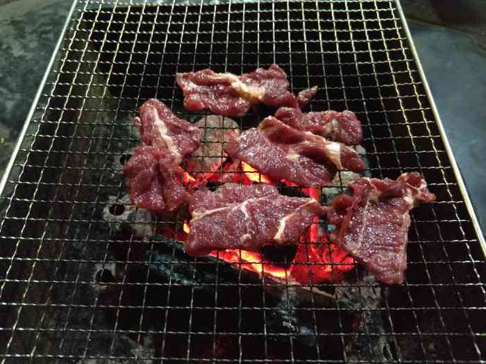 马卵古·有肉自助烤肉-"清风小区路口卖包子旁边.只有