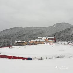 西岭雪山人均消费_西岭雪山