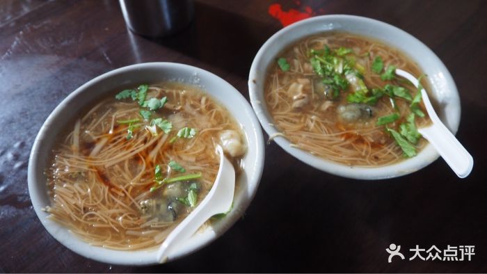 台北有名夜市面积真的很大人也非常多但是其