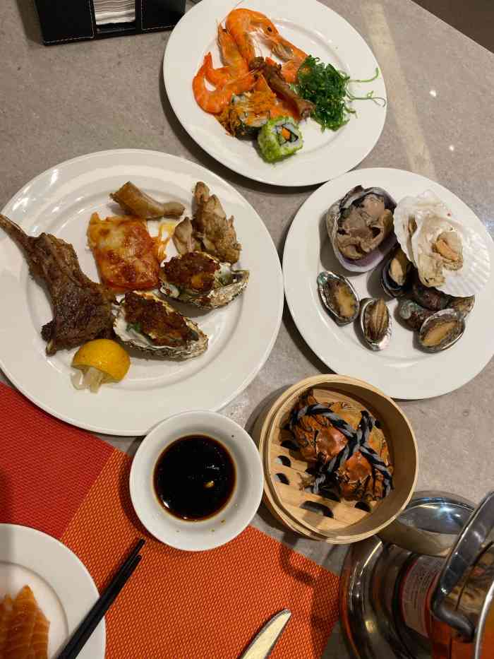 重庆渝融豪生酒店西餐厅"来吃饭吗 撑到的那种?原本没抱太大希望.