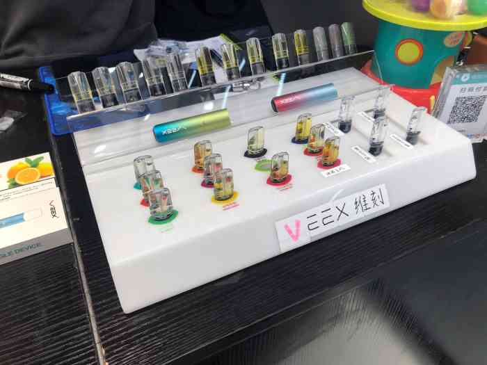 veex维刻(学府路店"进去就感受到了导购的热情 试了几款新口味.