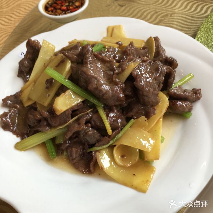 照记客家厨房仔姜炒牛肉图片