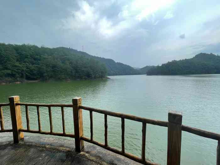 赣州阳明湖景区原上犹陡水湖景区