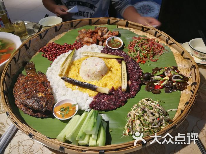 金塔傣乡(白龙寺店)手抓饭图片 - 第1张