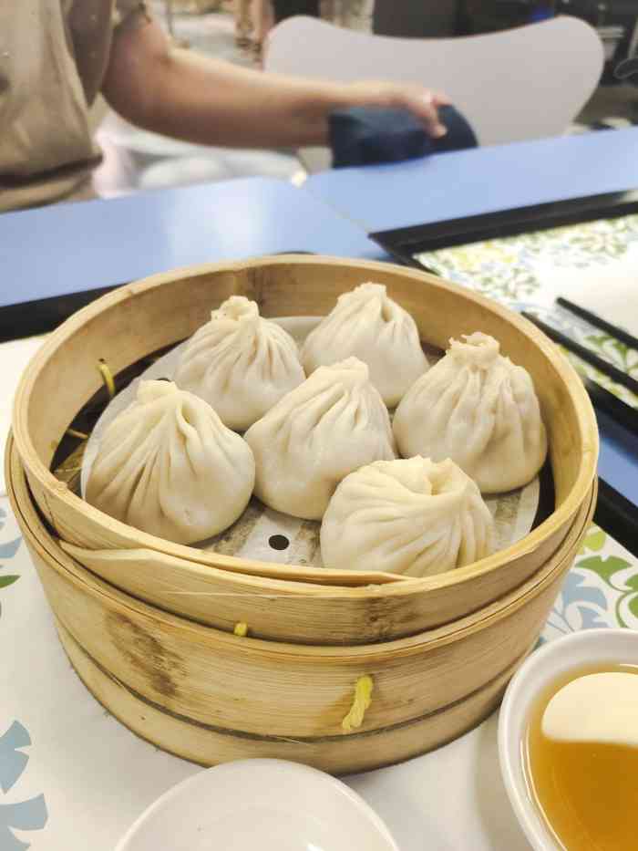 富麦小笼(芮欧百货店"74富春小笼72 芮欧大食代,各色美食,真.