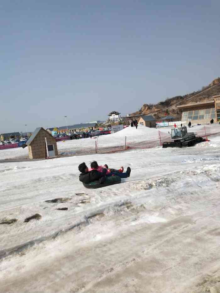 滦州研山滑雪场-"研山上的文峰塔很壮观,在山上可以.