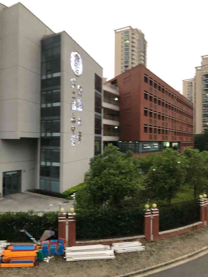 同济大学第二附属中学高中部-"是最好的母校,却不是最初的母校.