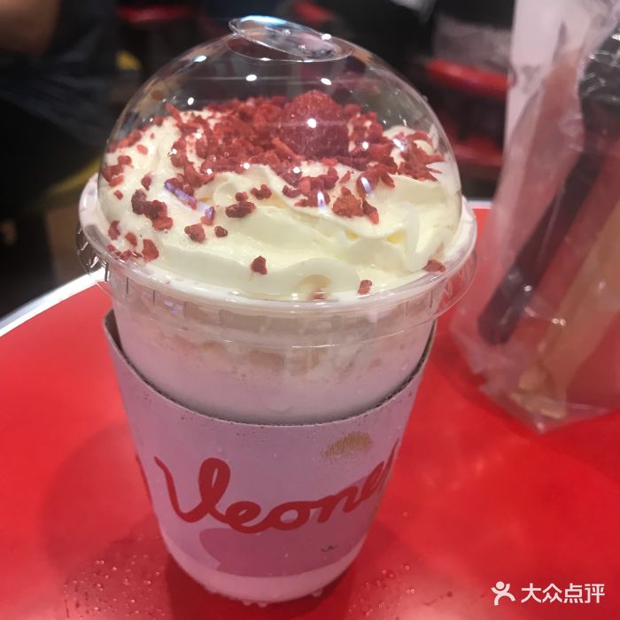 veones维星(东门店)雪顶草莓鲜奶图片