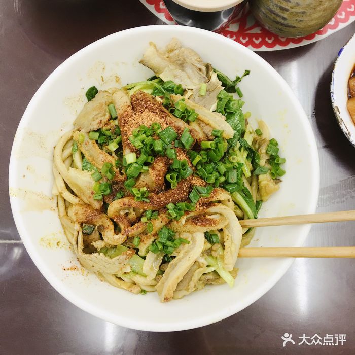 上海传统牛肉牛肚干拌面