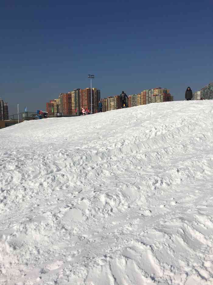 常营香江高山滑雪-"这是离我家最近的一个滑雪场了.从