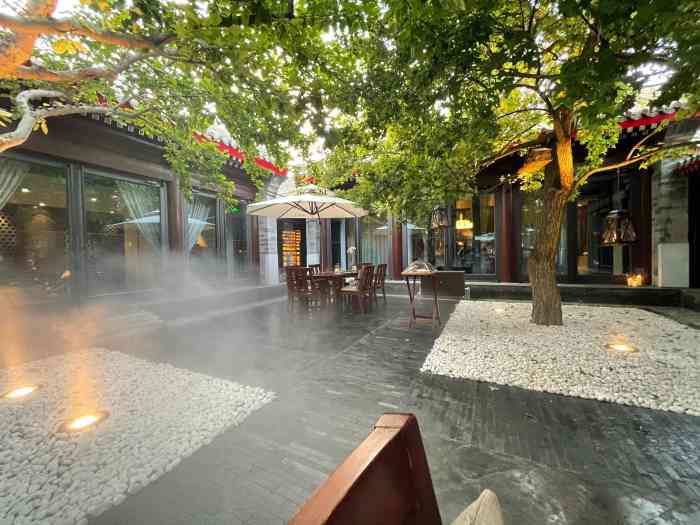 京兆尹"餐厅环境优雅,古朴与现代美并存,美女演奏-大众点评移动版