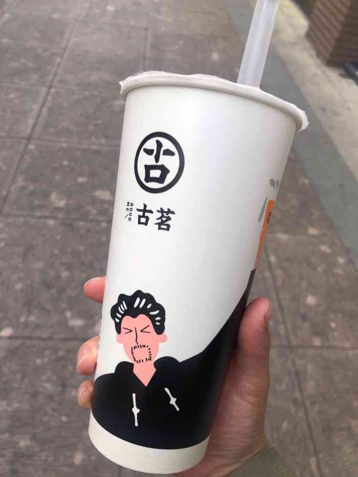 周末的银泰有点可怕 要知道平时几乎木有啥人啊…… 大叔奶茶的料就