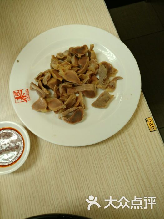 泰煌鸡:老字号的白斩鸡,个人是很喜欢吃.上海美