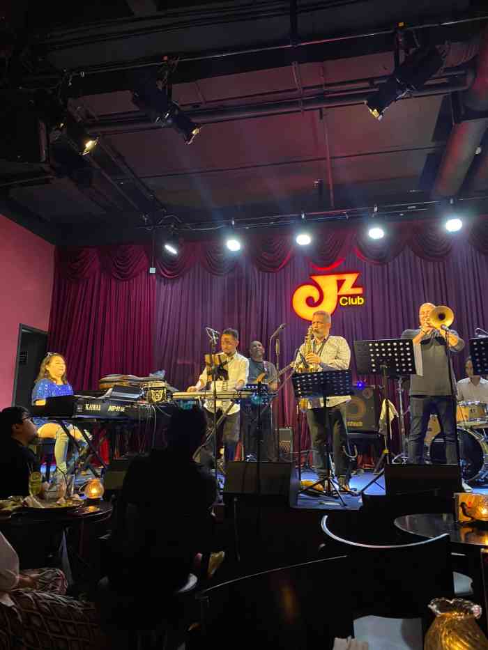 爵士上海 jz club-"加班太累得和小姐妹时不时出去约