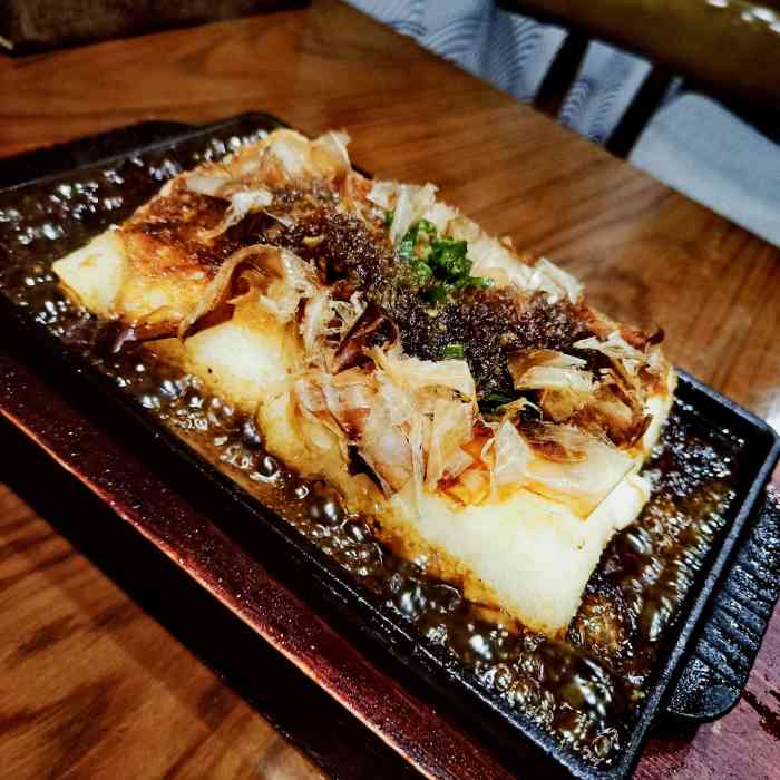环境清幽 闹中取静 不太懂日料 但感觉很新鲜 蛮好吃