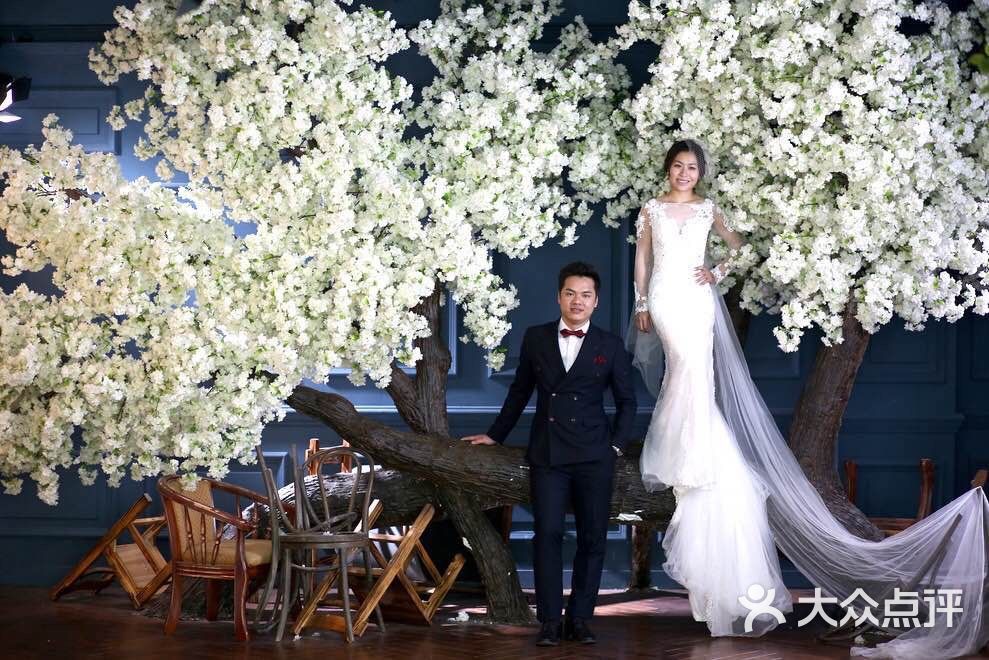 蒙娜丽莎婚纱摄影(广州总店)
