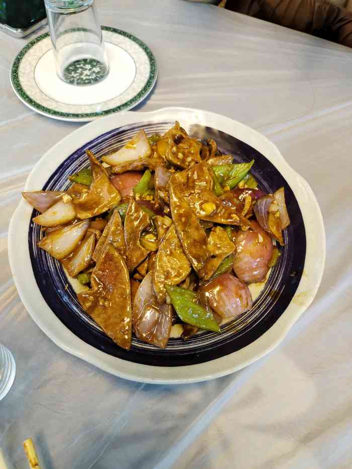 食里香老菜馆"在找鹿鸣春的时候发现的这家店,据说也是很.