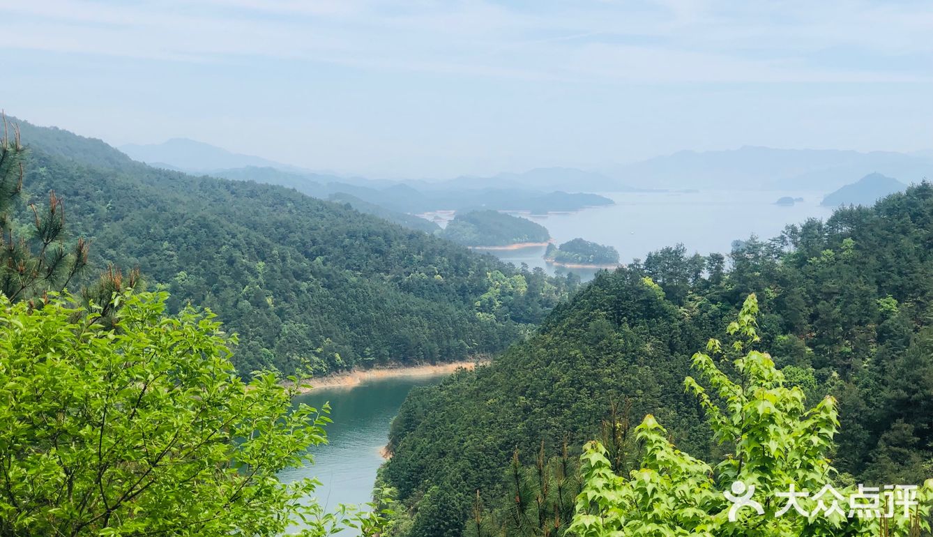 登梅峰岛,一览众山小