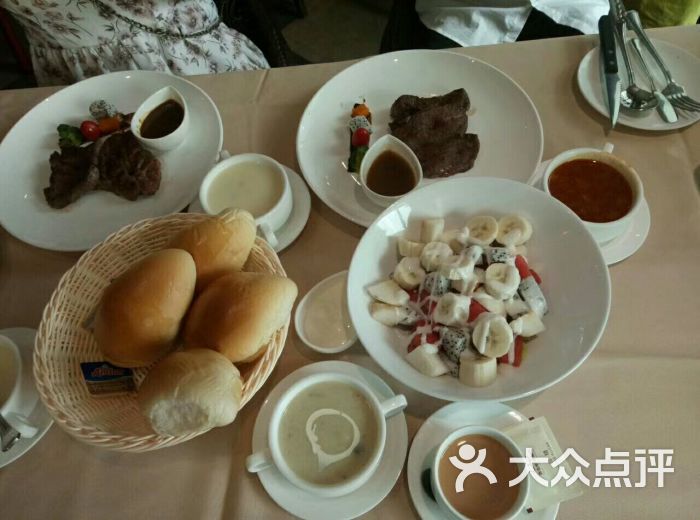 胜豪客半自助西餐厅(廉江鑫源广场店)图片 第2张