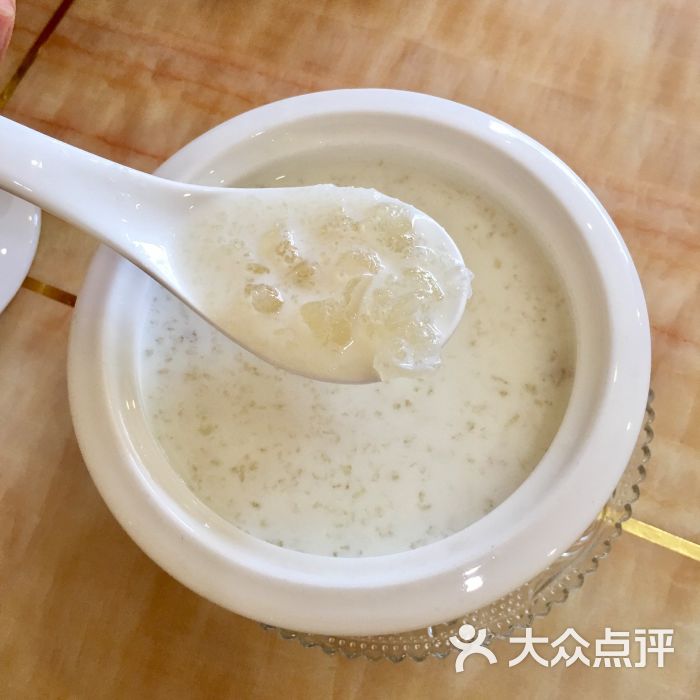 鲜奶雪莲子雪燕